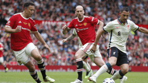 ตำนานแมนยูฯ-ตำนานลิเวอร์พูล ประกาศรายชื่อนักเตะบู๊แดงเดือด